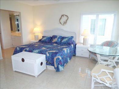 Vacation Townhome Walk to Longboat Beach Vacation Townhome Walk to Longboat Beach